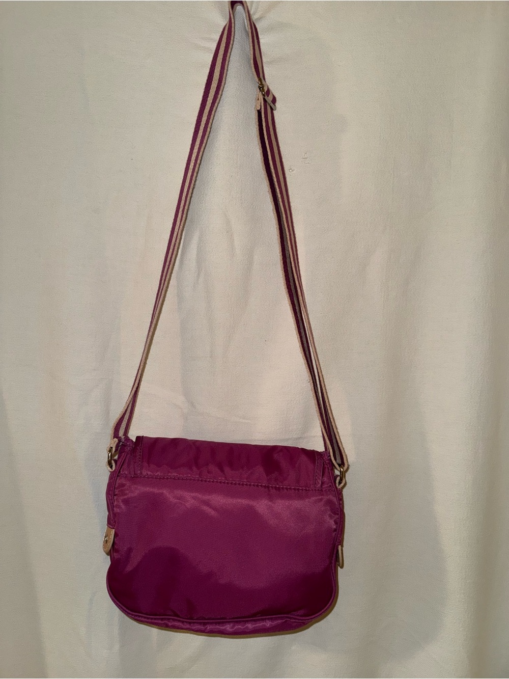 Lacoste Dahlia Rose Small Satchel Crossbody Bag With Snap front Closure - Picture 2 of 5